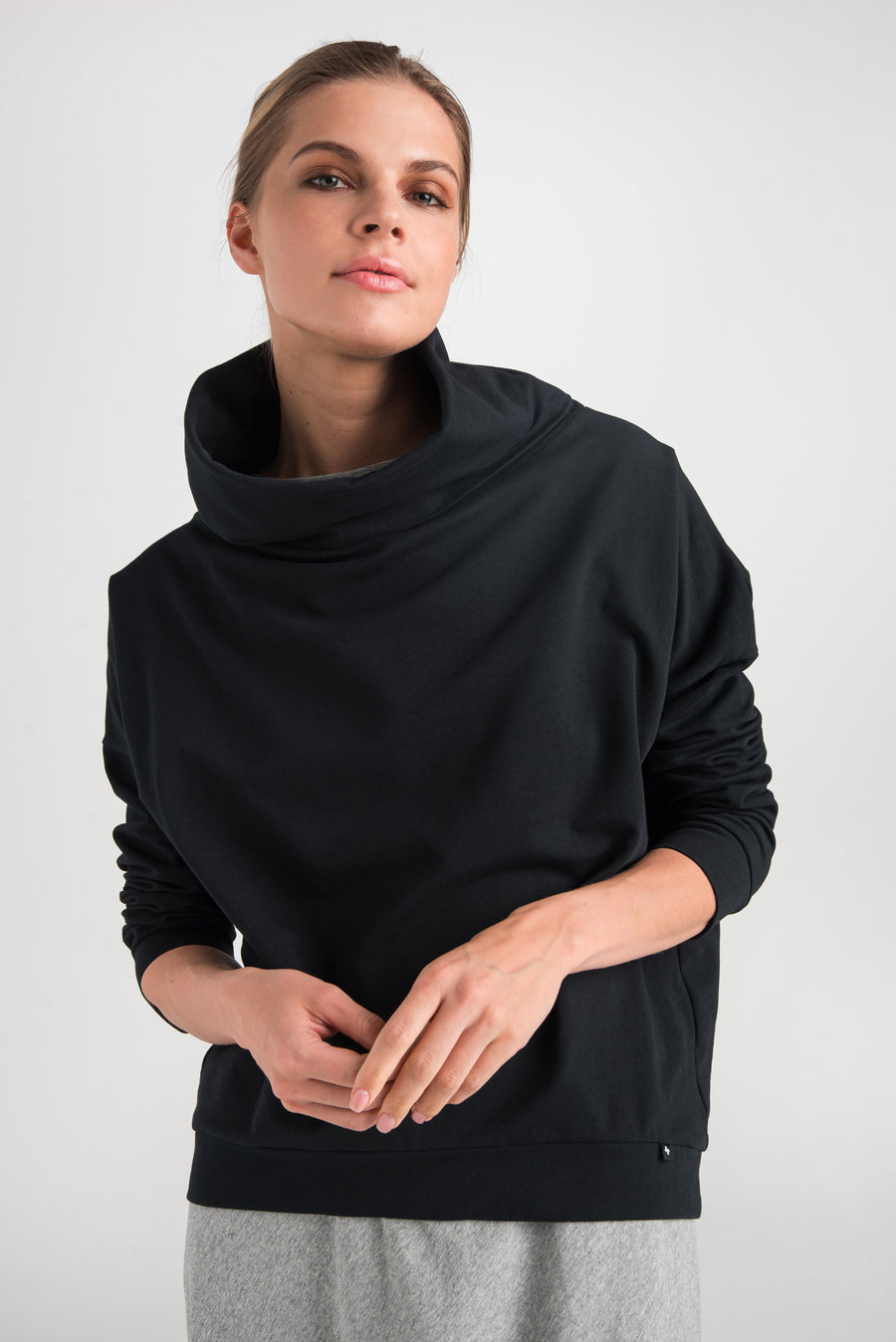 NOKOU SWEATER
